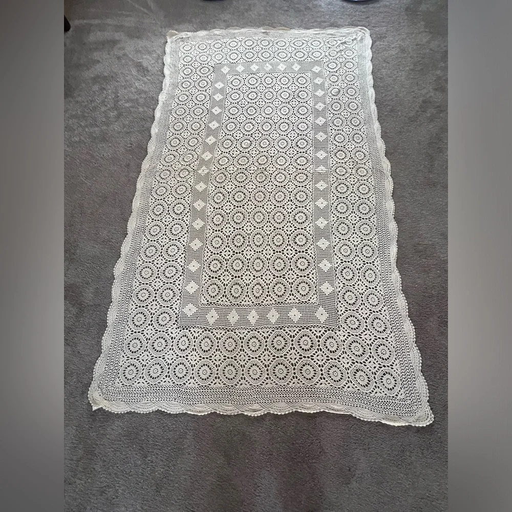 Vintage Hand Crocheted Tablecloth Off White‎ 68